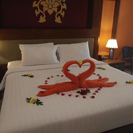 Shanaya Beach Resort & Spa Пхукет Экстерьер фото