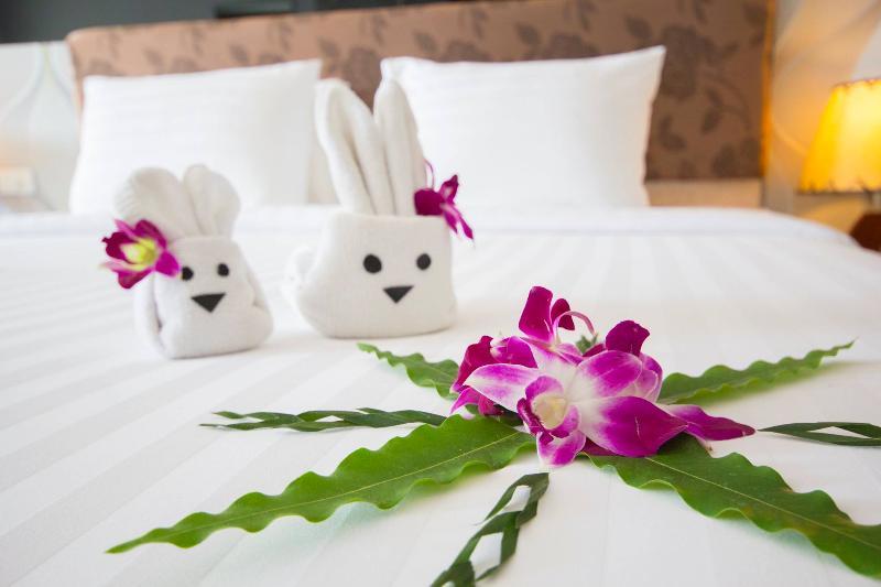 Shanaya Beach Resort & Spa Пхукет Экстерьер фото